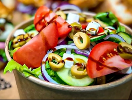 Sałatka ze świeżych warzyw 200g