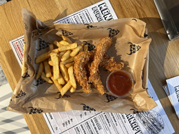 Nuggetsy 6 szt. z frytkami